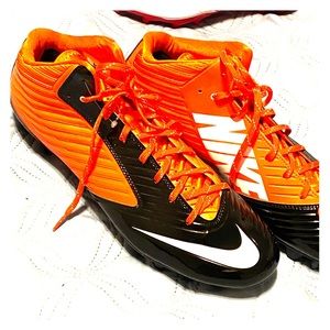 Nike cleats size 16